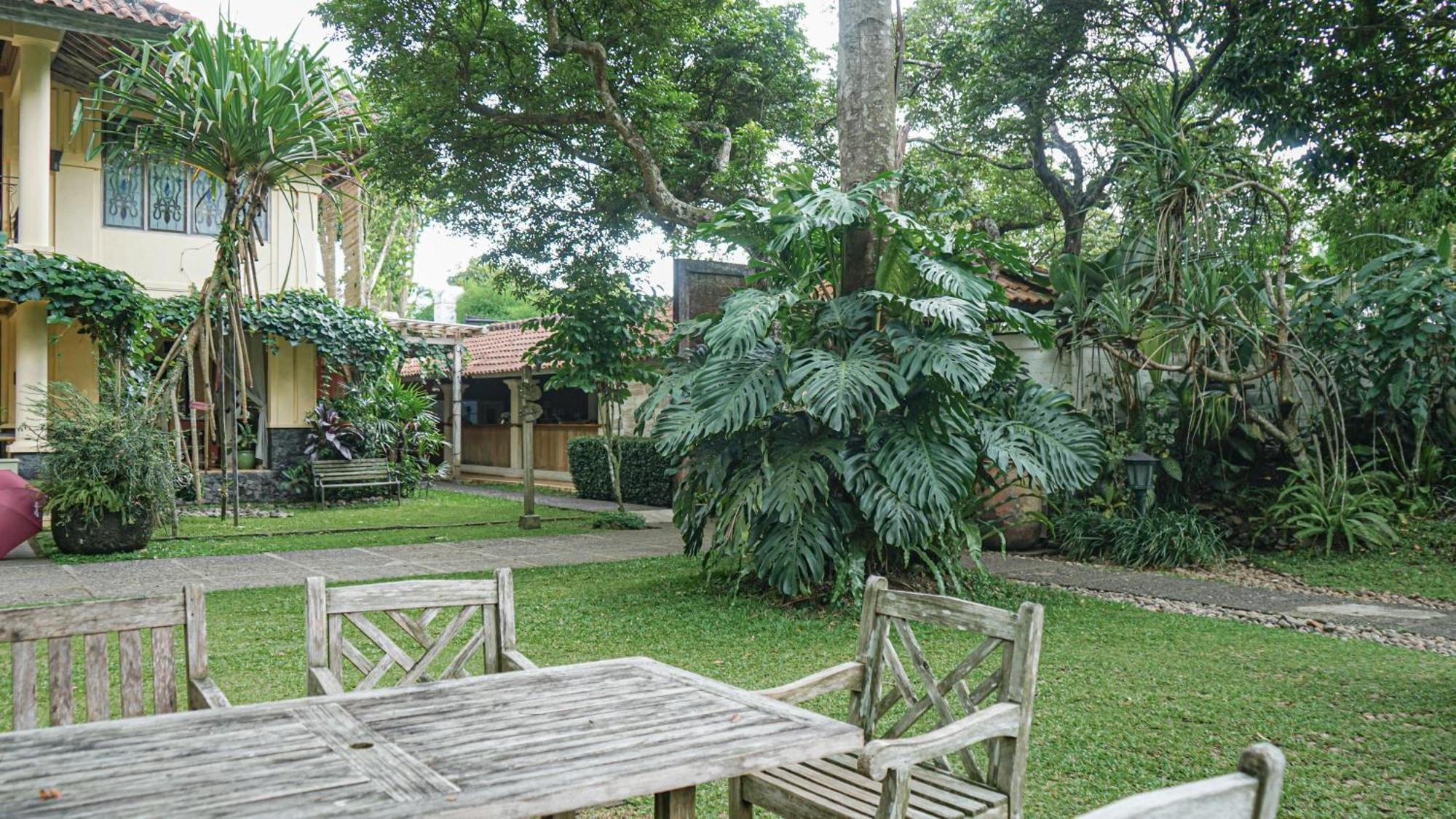 Kayu Arum Resort Salatiga Exterior photo